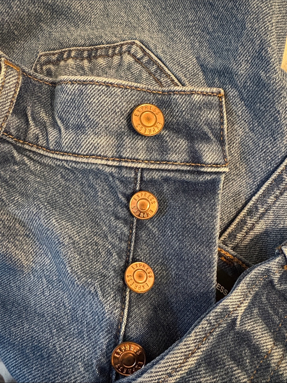 Express Mid Rise 4” Inseam Button Fly Denim Shorts 8 - Picture 8 of 9
